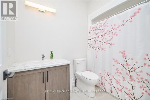 3924 Mitchell Crescent, Fort Erie (327 - Black Creek), ON - Indoor Photo Showing Bathroom