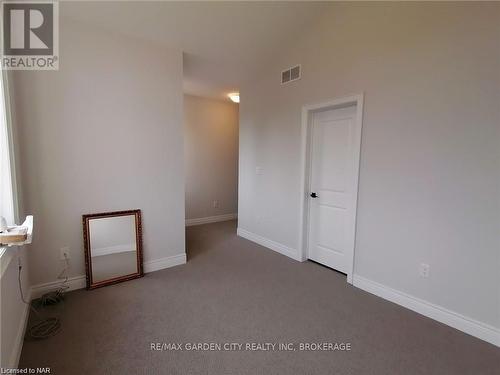 4377 Willick Road, Niagara Falls (224 - Lyons Creek), ON - Indoor Photo Showing Other Room