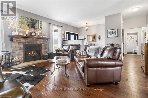 4511 Miller Road, Port Colborne (873 - Bethel), ON - Indoor Photo Showing Living Room With Fireplace