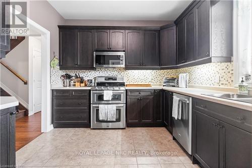 4511 Miller Road, Port Colborne (873 - Bethel), ON - Indoor Photo Showing Kitchen With Upgraded Kitchen