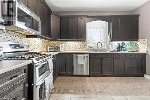 4511 Miller Road, Port Colborne (873 - Bethel), ON - Indoor Photo Showing Kitchen