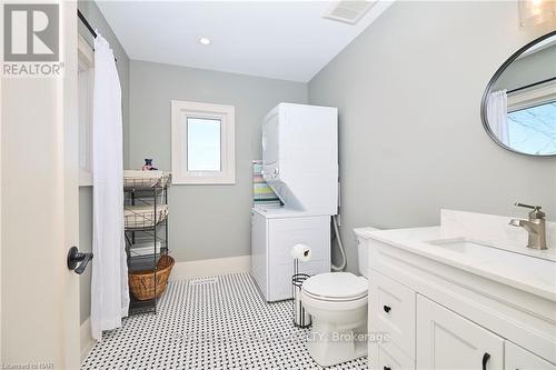 1171 Mcnab Road, Niagara-On-The-Lake (102 - Lakeshore), ON - Indoor Photo Showing Bathroom