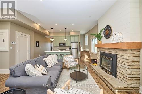 1171 Mcnab Road, Niagara-On-The-Lake (102 - Lakeshore), ON - Indoor Photo Showing Living Room With Fireplace