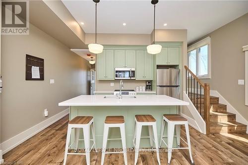 1171 Mcnab Road, Niagara-On-The-Lake (102 - Lakeshore), ON - Indoor Photo Showing Kitchen