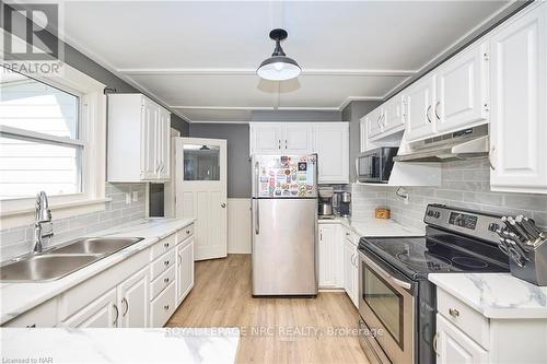 1171 Mcnab Road, Niagara-On-The-Lake (102 - Lakeshore), ON - Indoor Photo Showing Kitchen With Double Sink