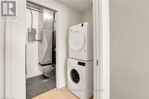 405 - 3823 Terrace Lane, Fort Erie (337 - Crystal Beach), ON - Indoor Photo Showing Laundry Room