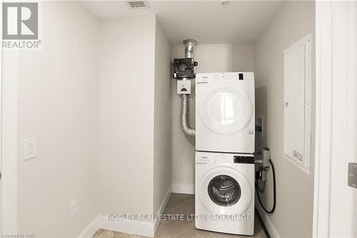 304 - 3823 Terrace Lane, Fort Erie (337 - Crystal Beach), ON - Indoor Photo Showing Laundry Room