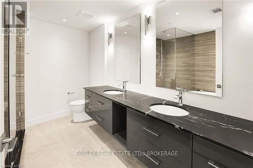 303 - 3823 Terrace Lane, Fort Erie (337 - Crystal Beach), ON - Indoor Photo Showing Bathroom