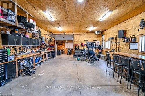 172 Barrick Road, Port Colborne (877 - Main Street), ON - Indoor Photo Showing Garage