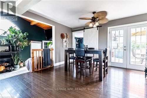 172 Barrick Road, Port Colborne (877 - Main Street), ON - Indoor Photo Showing Dining Room With Fireplace