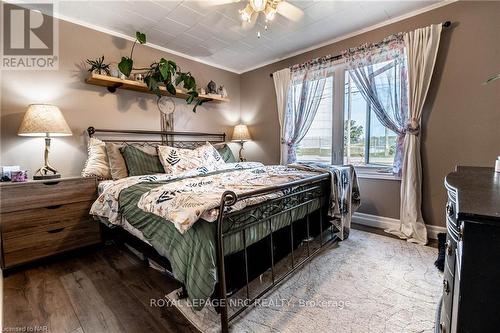 172 Barrick Road, Port Colborne (877 - Main Street), ON - Indoor Photo Showing Bedroom