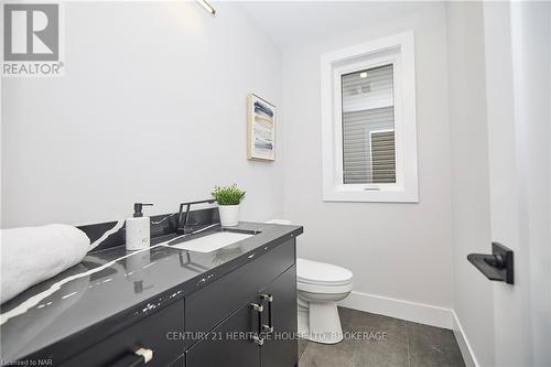 25 Alicia Crescent, Thorold (562 - Hurricane/Merrittville), ON - Indoor Photo Showing Bathroom