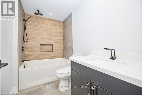 25 Alicia Crescent, Thorold (562 - Hurricane/Merrittville), ON - Indoor Photo Showing Bathroom