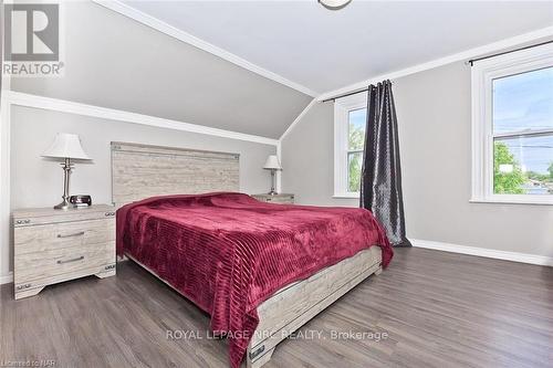 144 Burgar Street, Welland (768 - Welland Downtown), ON - Indoor Photo Showing Bedroom