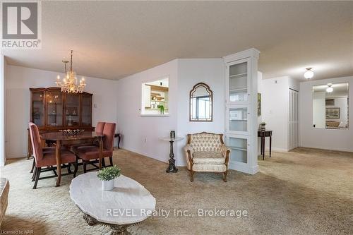 504 - 141 Church Street, St. Catharines (451 - Downtown), ON - Indoor Photo Showing Living Room