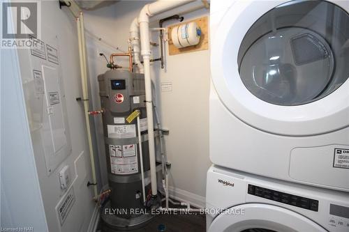 104 - 118 Summersides Boulevard, Pelham (662 - Fonthill), ON - Indoor Photo Showing Laundry Room