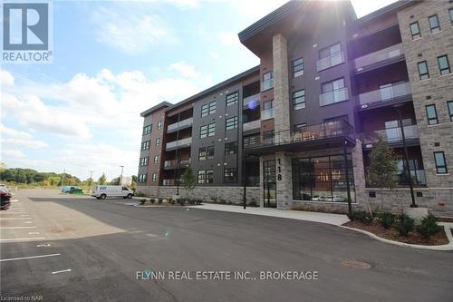 104 - 118 Summersides Boulevard, Pelham (662 - Fonthill), ON - Outdoor With Balcony With Facade