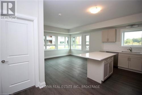 104 - 118 Summersides Boulevard, Pelham (662 - Fonthill), ON - Indoor Photo Showing Kitchen