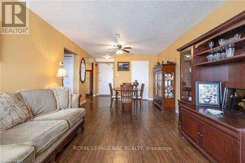 314 - 78 Roehampton Avenue, St. Catharines (444 - Carlton/Bunting), ON - Indoor Photo Showing Living Room