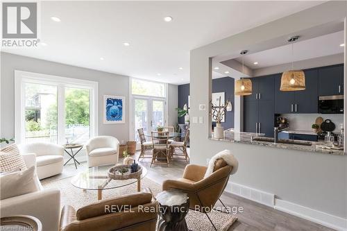 6 - 88 Lakeport Road, St. Catharines (438 - Port Dalhousie), ON - Indoor Photo Showing Living Room