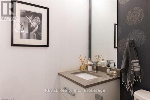 6 - 88 Lakeport Road, St. Catharines (438 - Port Dalhousie), ON - Indoor Photo Showing Bathroom