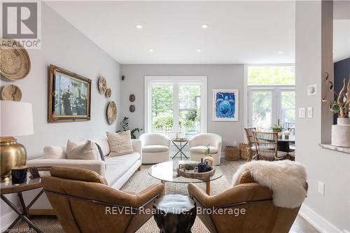 6 - 88 Lakeport Road, St. Catharines (438 - Port Dalhousie), ON - Indoor Photo Showing Living Room