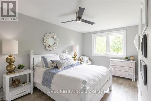 6 - 88 Lakeport Road, St. Catharines (438 - Port Dalhousie), ON - Indoor Photo Showing Bedroom