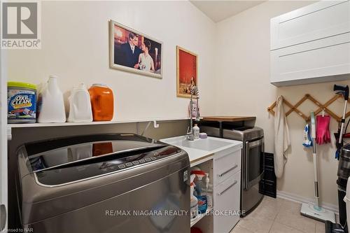 7 Cannery Drive, Niagara-On-The-Lake (105 - St. Davids), ON - Indoor Photo Showing Laundry Room