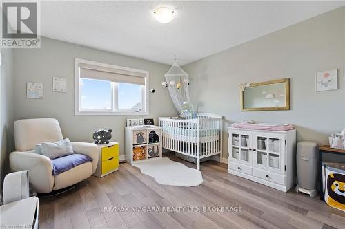 7 Cannery Drive, Niagara-On-The-Lake (105 - St. Davids), ON - Indoor Photo Showing Bedroom