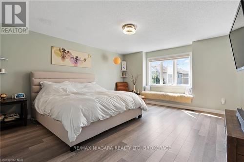 7 Cannery Drive, Niagara-On-The-Lake (105 - St. Davids), ON - Indoor Photo Showing Bedroom