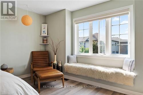 7 Cannery Drive, Niagara-On-The-Lake (105 - St. Davids), ON - Indoor Photo Showing Bedroom