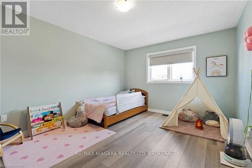 7 Cannery Drive, Niagara-On-The-Lake (105 - St. Davids), ON - Indoor Photo Showing Bedroom