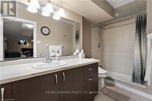 7 Cannery Drive, Niagara-On-The-Lake (105 - St. Davids), ON - Indoor Photo Showing Bathroom