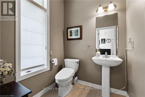 7 Cannery Drive, Niagara-On-The-Lake (105 - St. Davids), ON - Indoor Photo Showing Bathroom