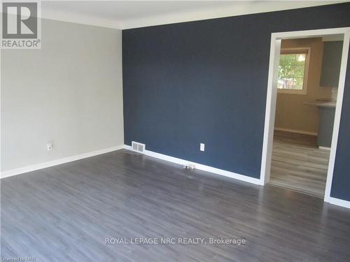 2 Black Knight Road, St. Catharines (443 - Lakeport), ON - Indoor Photo Showing Other Room