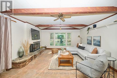 548 Prospect Point Road N, Fort Erie (335 - Ridgeway), ON - Indoor Photo Showing Living Room With Fireplace