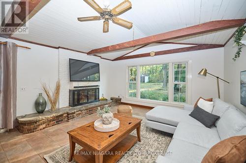 548 Prospect Point Road N, Fort Erie (335 - Ridgeway), ON - Indoor Photo Showing Living Room With Fireplace