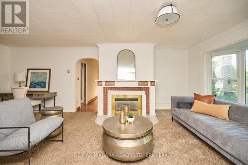 548 Prospect Point Road N, Fort Erie (335 - Ridgeway), ON - Indoor Photo Showing Living Room With Fireplace