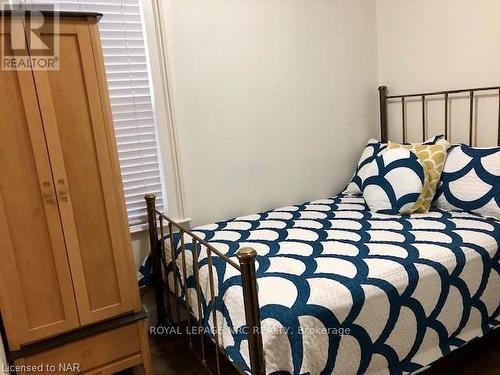 62 West Street, Port Colborne (878 - Sugarloaf), ON - Indoor Photo Showing Bedroom