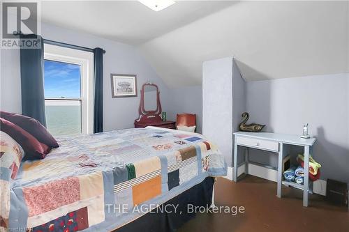 11611 Beach Road W, Wainfleet (880 - Lakeshore), ON - Indoor Photo Showing Bedroom