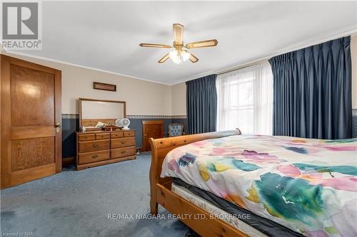 18 Hooker Street, Welland (772 - Broadway), ON - Indoor Photo Showing Bedroom