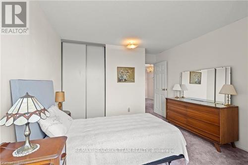 407 - 7 Gale Crescent, St. Catharines (450 - E. Chester), ON - Indoor Photo Showing Bedroom