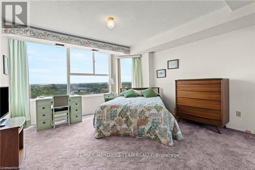 407 - 7 Gale Crescent, St. Catharines (450 - E. Chester), ON - Indoor Photo Showing Bedroom