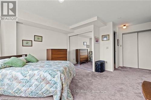 407 - 7 Gale Crescent, St. Catharines (450 - E. Chester), ON - Indoor Photo Showing Bedroom