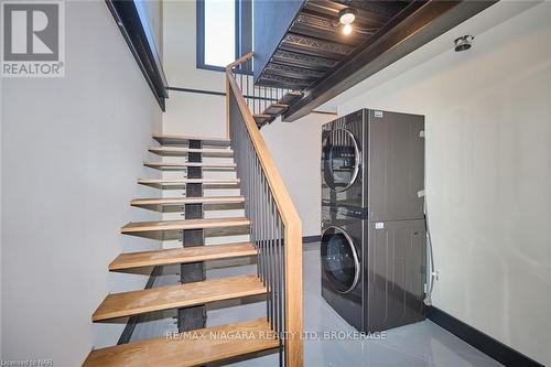 1 - 21 Heron Pointe, Port Colborne (878 - Sugarloaf), ON - Indoor Photo Showing Laundry Room