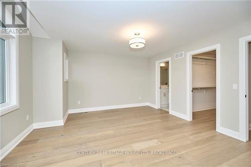 102 Elvira Way, Thorold (560 - Rolling Meadows), ON - Indoor Photo Showing Other Room