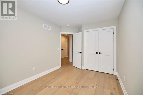 102 Elvira Way, Thorold (560 - Rolling Meadows), ON - Indoor Photo Showing Other Room