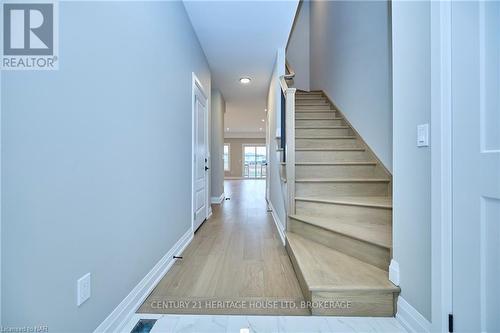 102 Elvira Way, Thorold (560 - Rolling Meadows), ON - Indoor Photo Showing Other Room