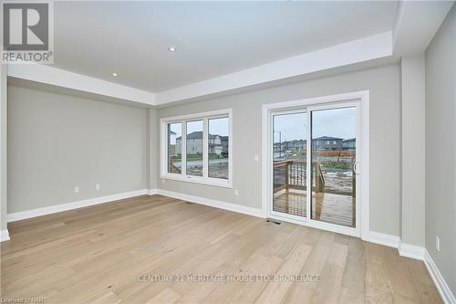 102 Elvira Way, Thorold (560 - Rolling Meadows), ON - Indoor Photo Showing Other Room