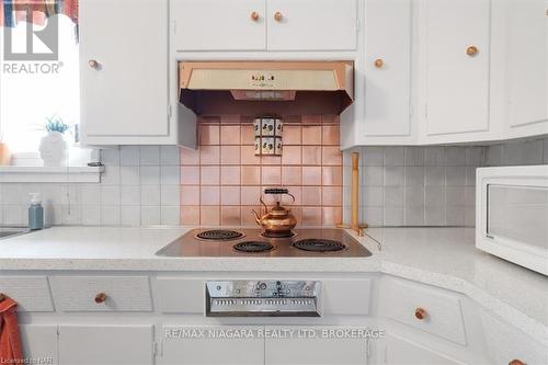 425 Bell Street, Port Colborne (875 - Killaly East), ON - Indoor Photo Showing Kitchen